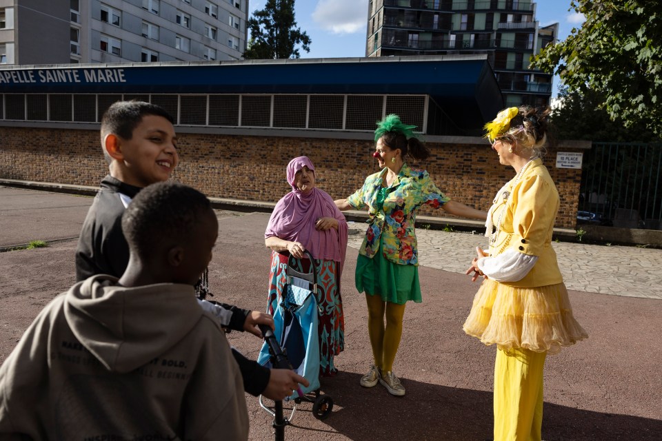 clown en déambulation